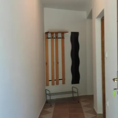 アパート Smilje I Maslina ゴルニ・カリン