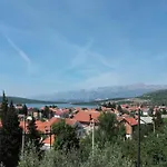 Apartment Smilje I Maslina Gornji Karin