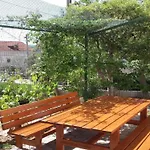 Apartment Smilje I Maslina Gornji Karin