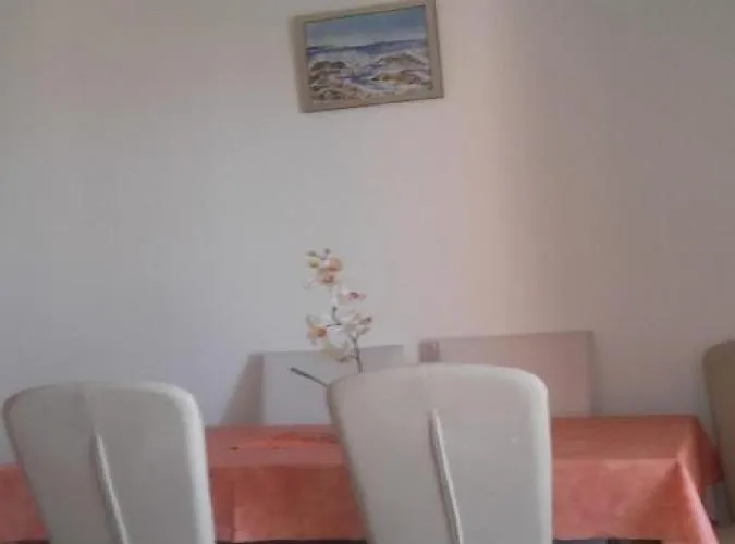 Apartament Smilje I Maslina *